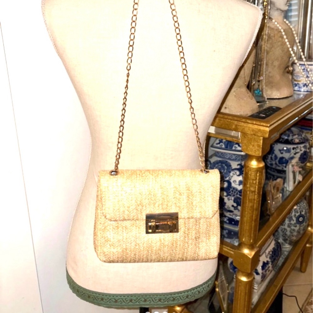 Woven Beige Crossbody Bag with Gold Chain Strap